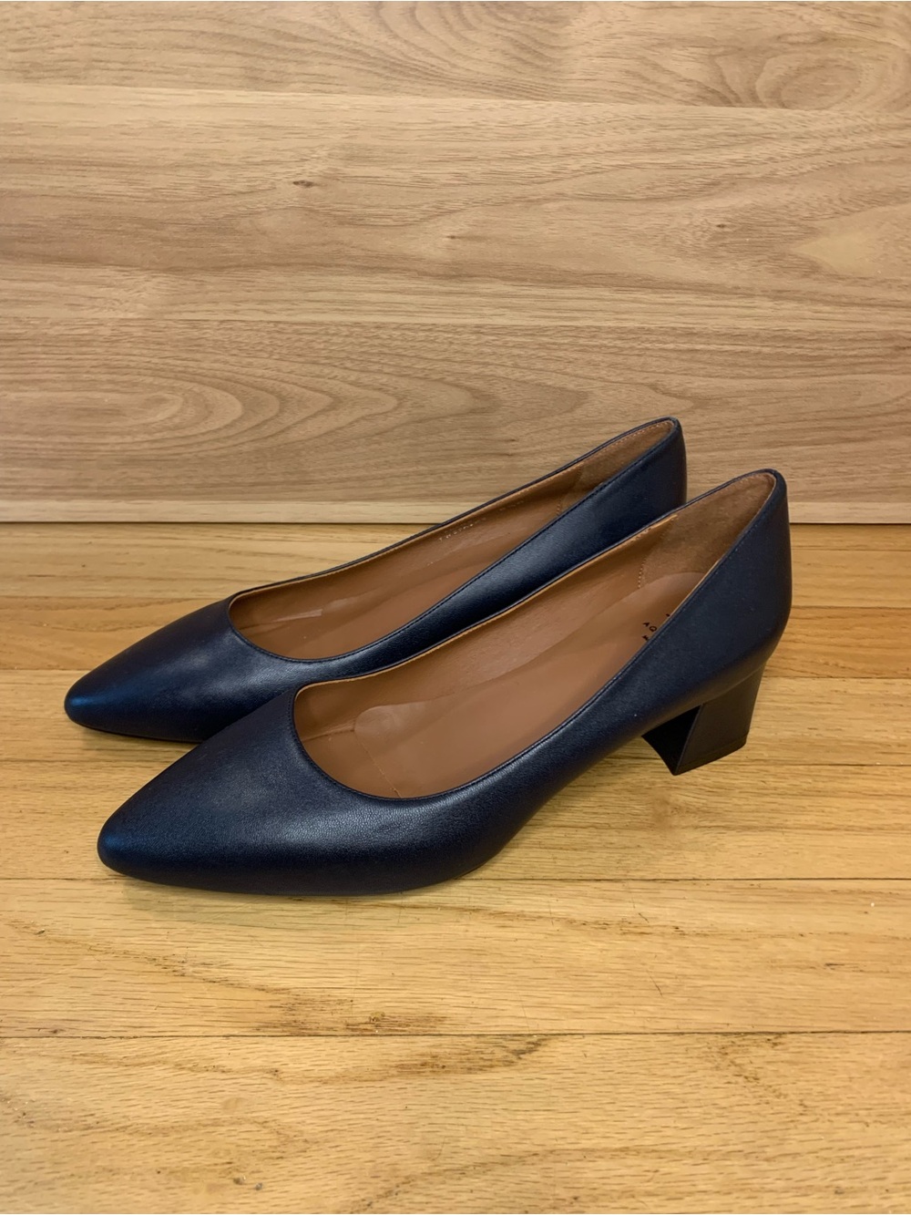 Aquatalia Pasha Black Leather Pumps - Size 8.5